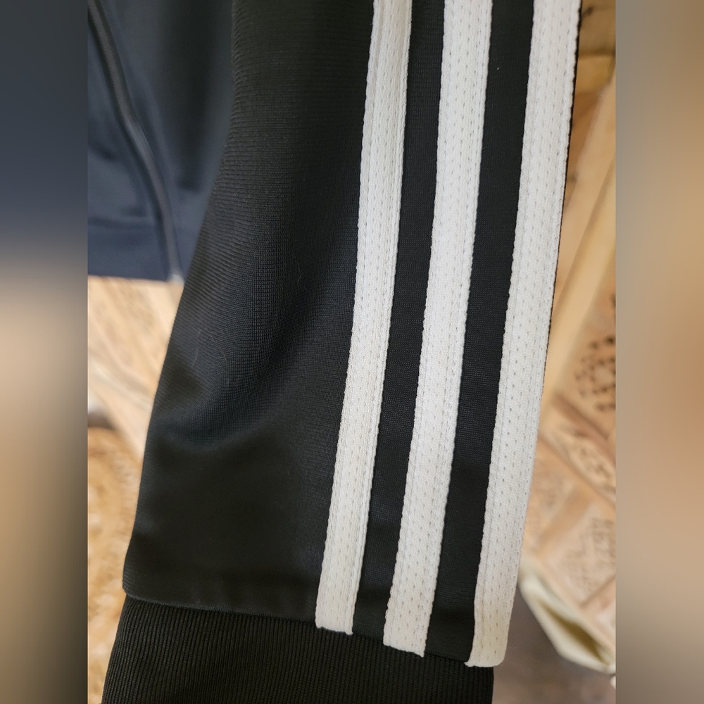 ✨NWOT✨ Adidas Full Zip Track Jacket Women’s Small, black & white - Picture 3 of 7